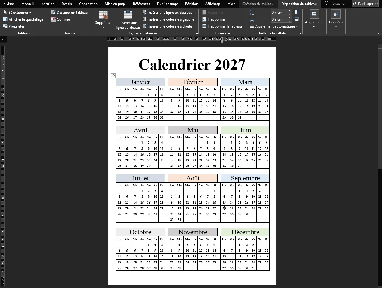 Mise en forme du calendrier Word avec couleurs et taille des cellules